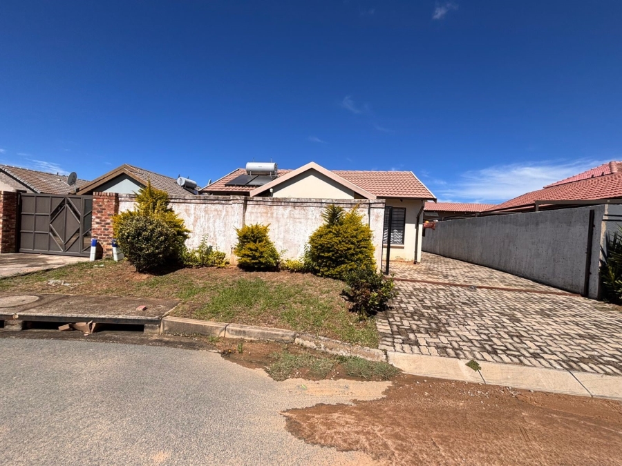 3 Bedroom Property for Sale in Kya Sands Gauteng