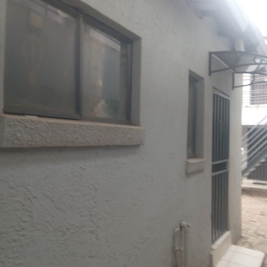 To Let 1 Bedroom Property for Rent in Birch Acres Gauteng