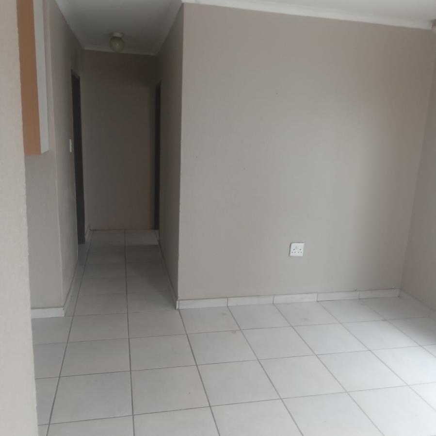 To Let 1 Bedroom Property for Rent in Birch Acres Gauteng
