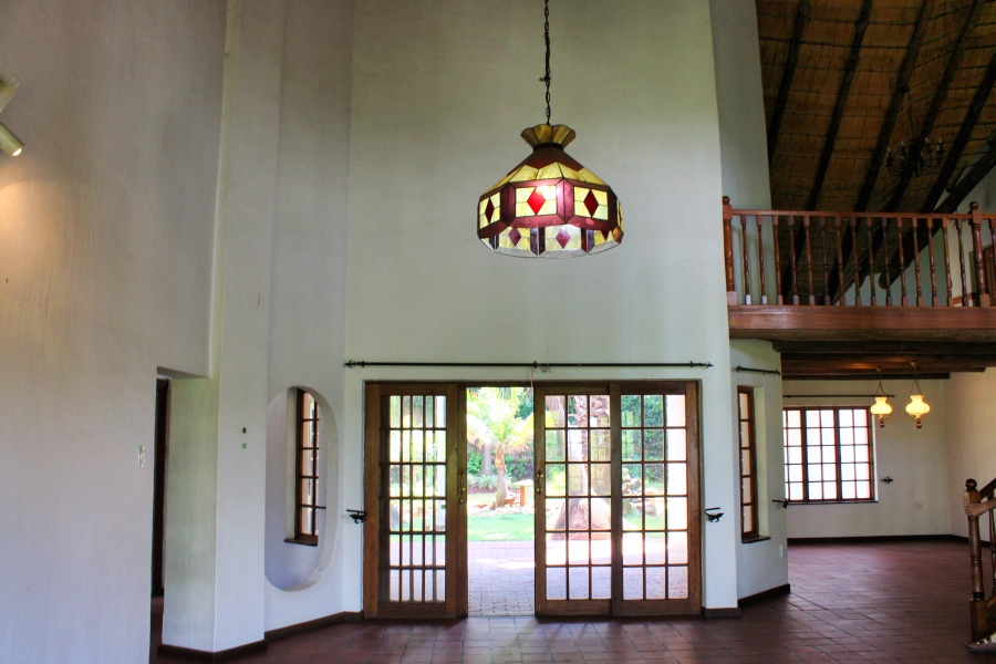 6 Bedroom Property for Sale in Waverley Gauteng