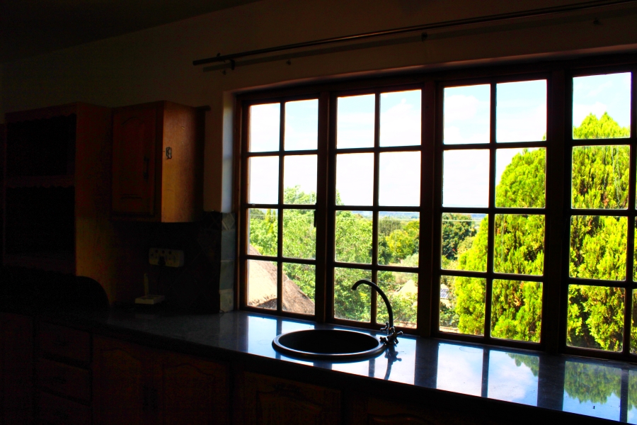 6 Bedroom Property for Sale in Waverley Gauteng