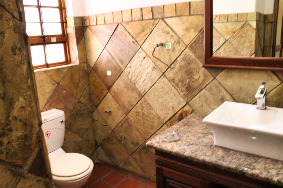 6 Bedroom Property for Sale in Waverley Gauteng