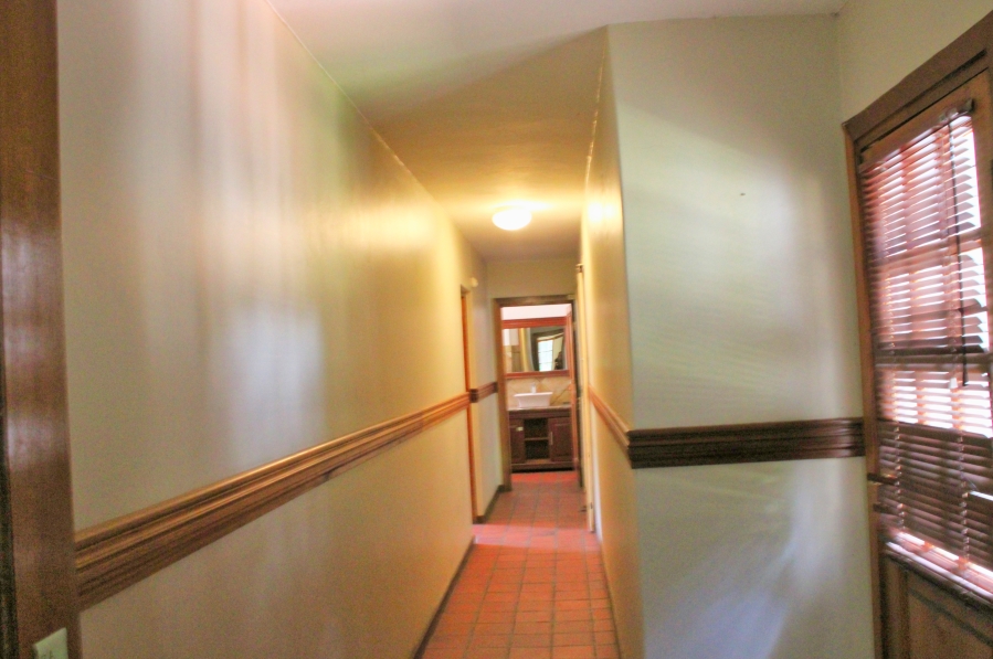 6 Bedroom Property for Sale in Waverley Gauteng