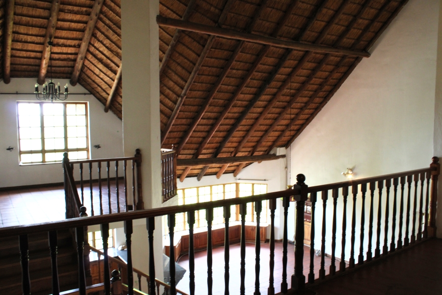 6 Bedroom Property for Sale in Waverley Gauteng