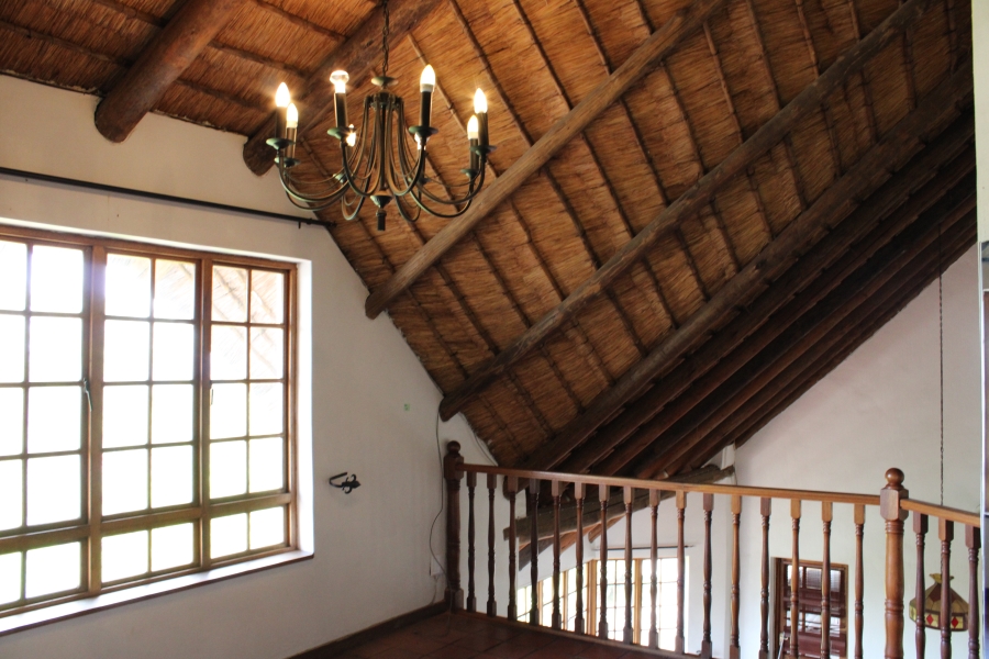 6 Bedroom Property for Sale in Waverley Gauteng