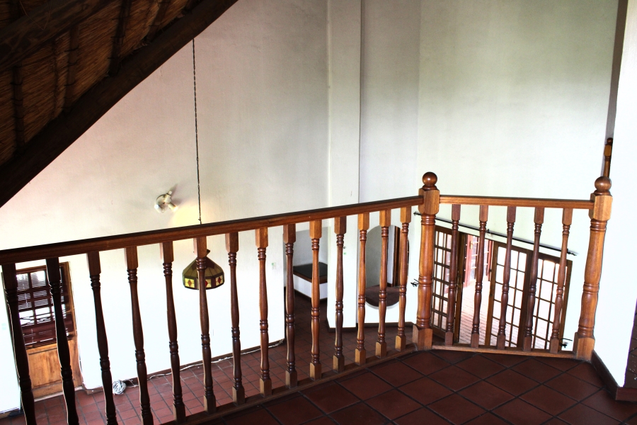6 Bedroom Property for Sale in Waverley Gauteng
