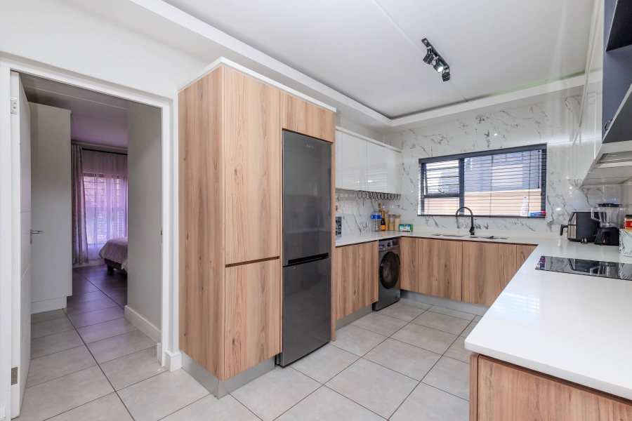 3 Bedroom Property for Sale in Waterfall Gauteng