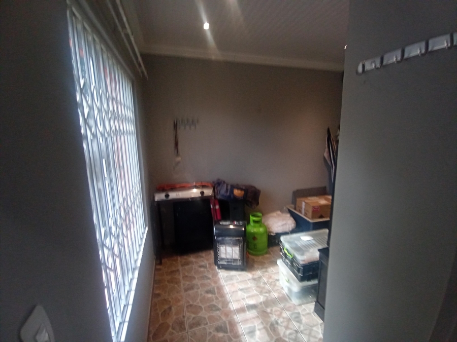 3 Bedroom Property for Sale in Brackenhurst Gauteng