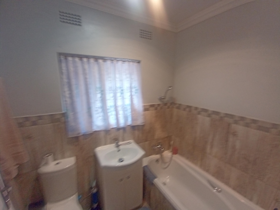 3 Bedroom Property for Sale in Brackenhurst Gauteng