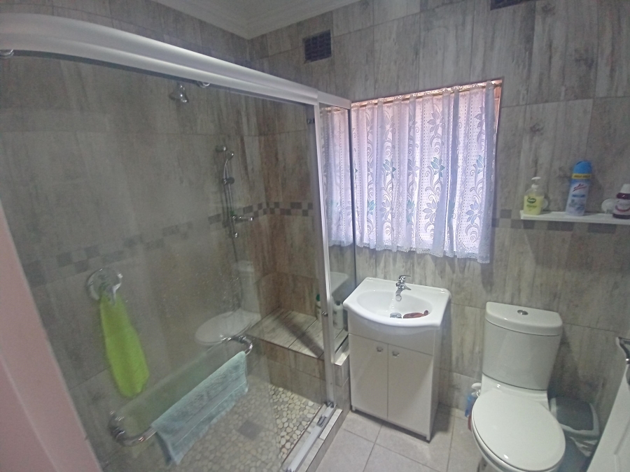 3 Bedroom Property for Sale in Brackenhurst Gauteng