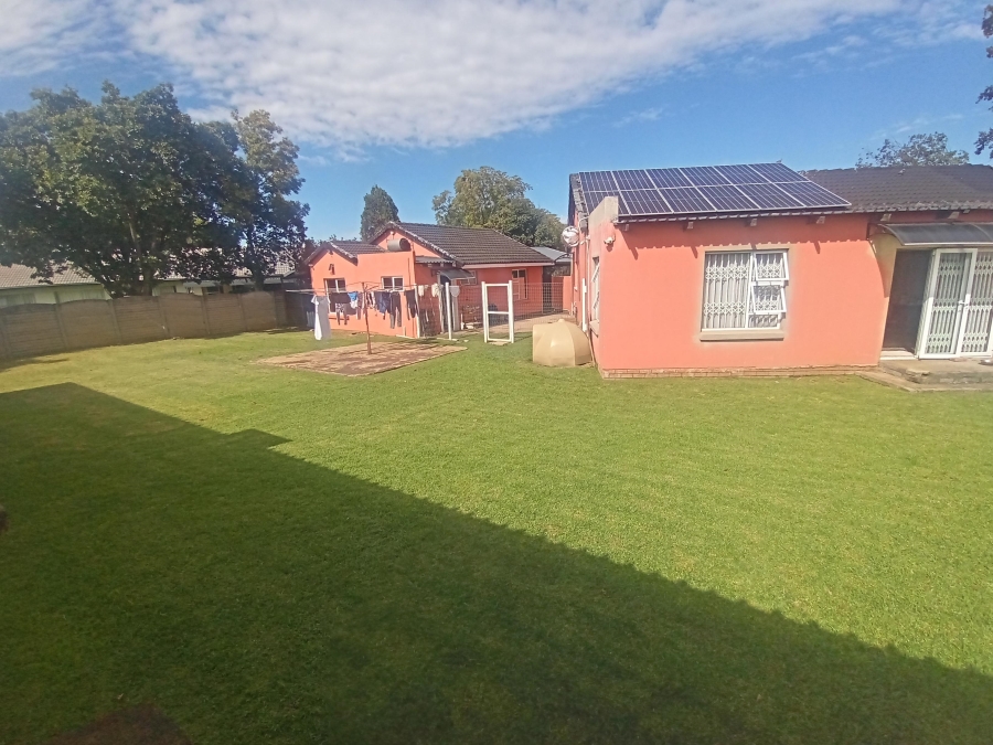 3 Bedroom Property for Sale in Brackenhurst Gauteng