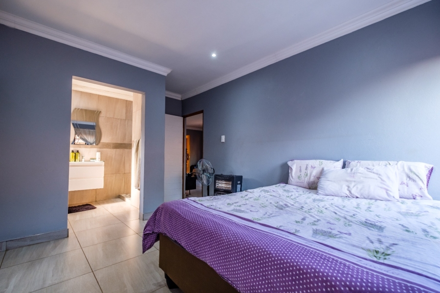 3 Bedroom Property for Sale in Brackendowns Gauteng