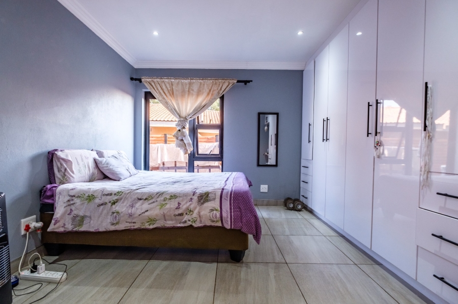 3 Bedroom Property for Sale in Brackendowns Gauteng