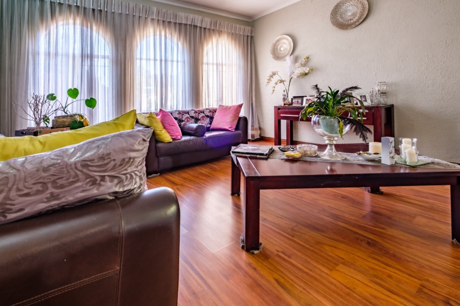 3 Bedroom Property for Sale in Brackendowns Gauteng