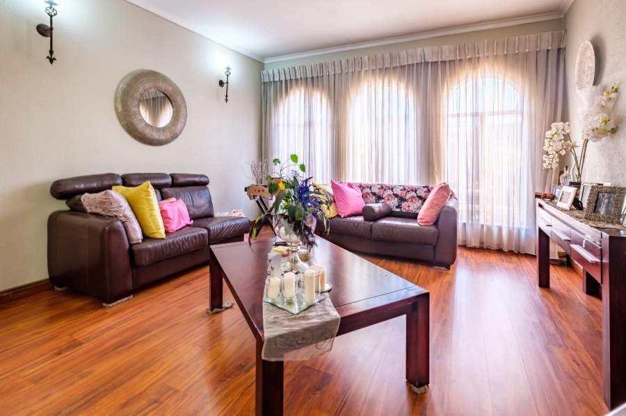 3 Bedroom Property for Sale in Brackendowns Gauteng