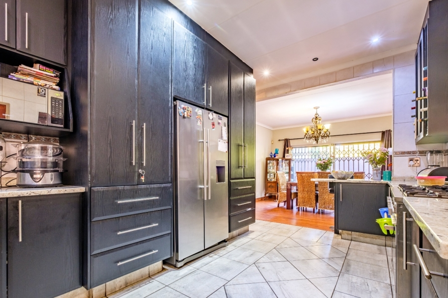 3 Bedroom Property for Sale in Brackendowns Gauteng