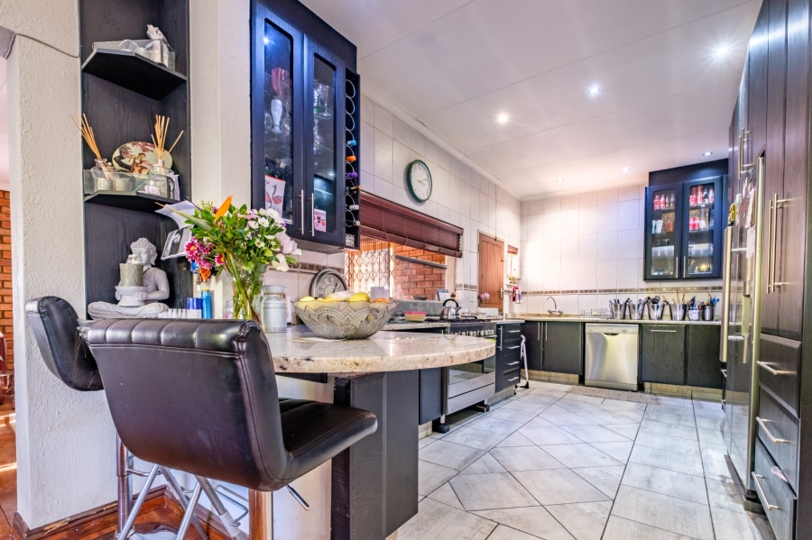 3 Bedroom Property for Sale in Brackendowns Gauteng