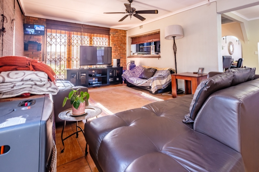 3 Bedroom Property for Sale in Brackendowns Gauteng