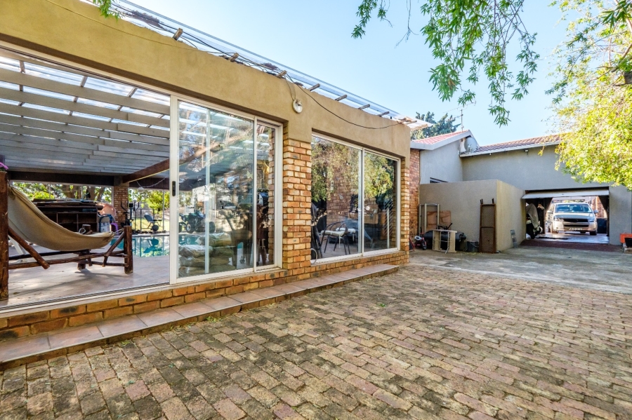 3 Bedroom Property for Sale in Brackendowns Gauteng