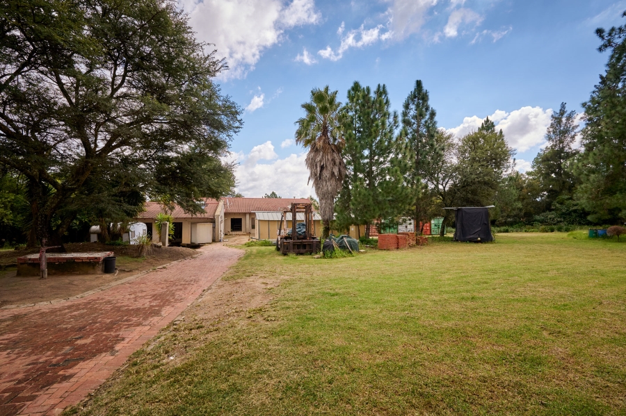 0 Bedroom Property for Sale in Crowthorne AH Gauteng