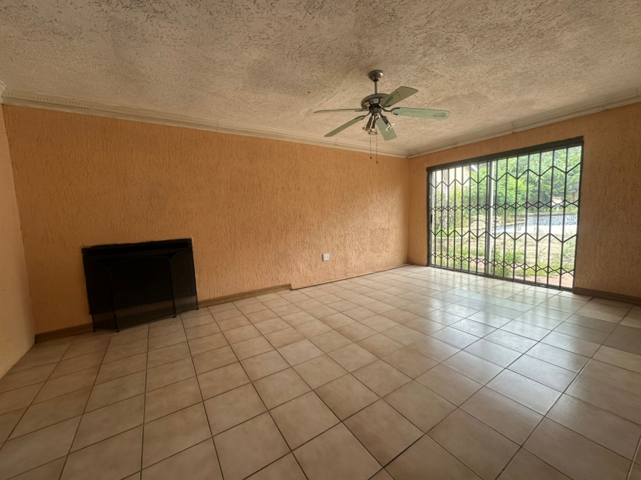To Let 3 Bedroom Property for Rent in General Albertspark Gauteng