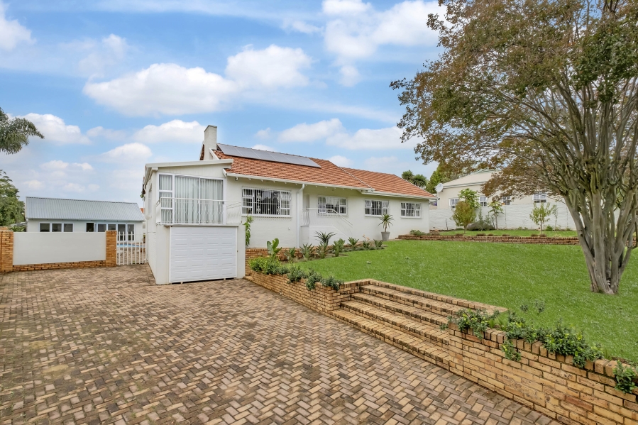 3 Bedroom Property for Sale in Linden Gauteng
