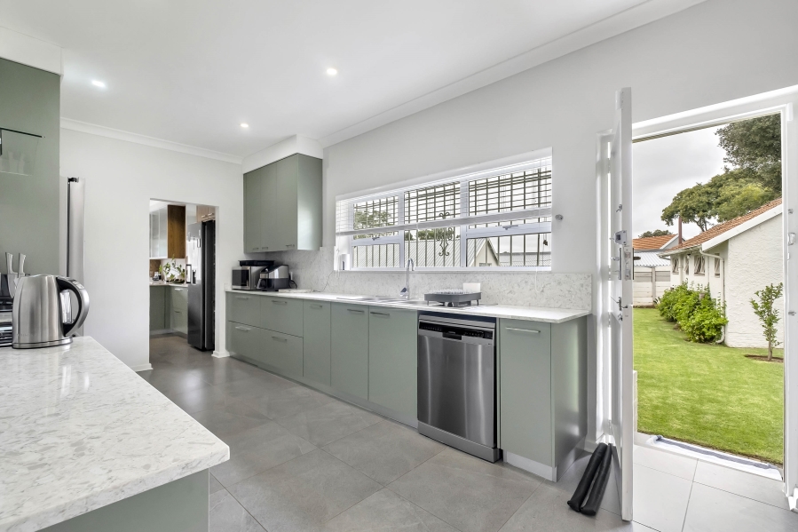 3 Bedroom Property for Sale in Linden Gauteng
