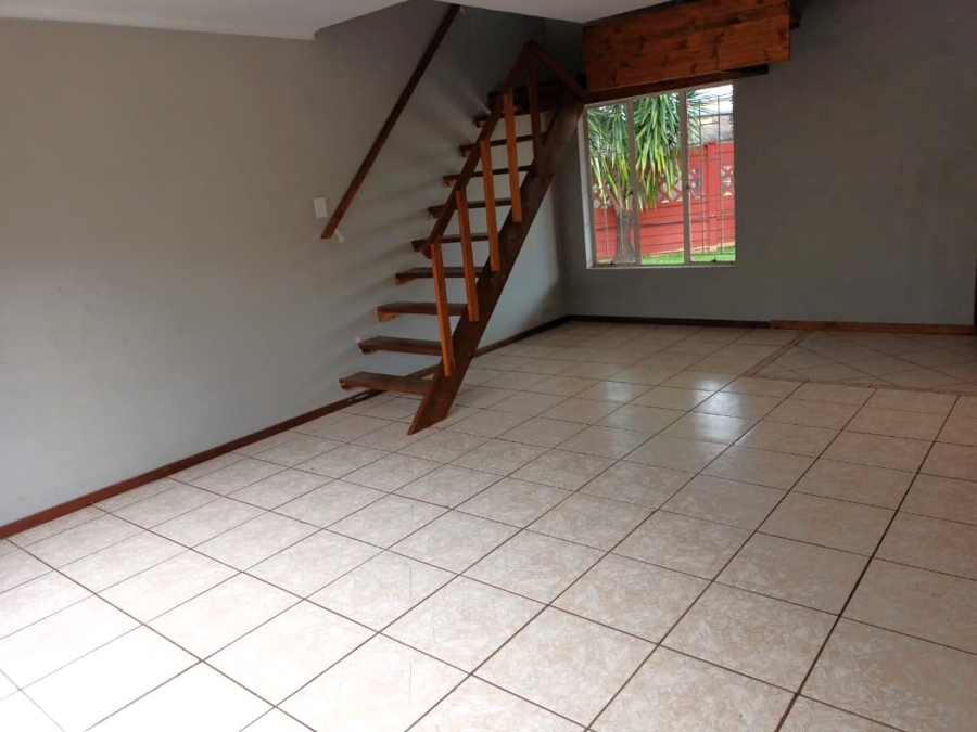 4 Bedroom Property for Sale in Zwartkop Gauteng