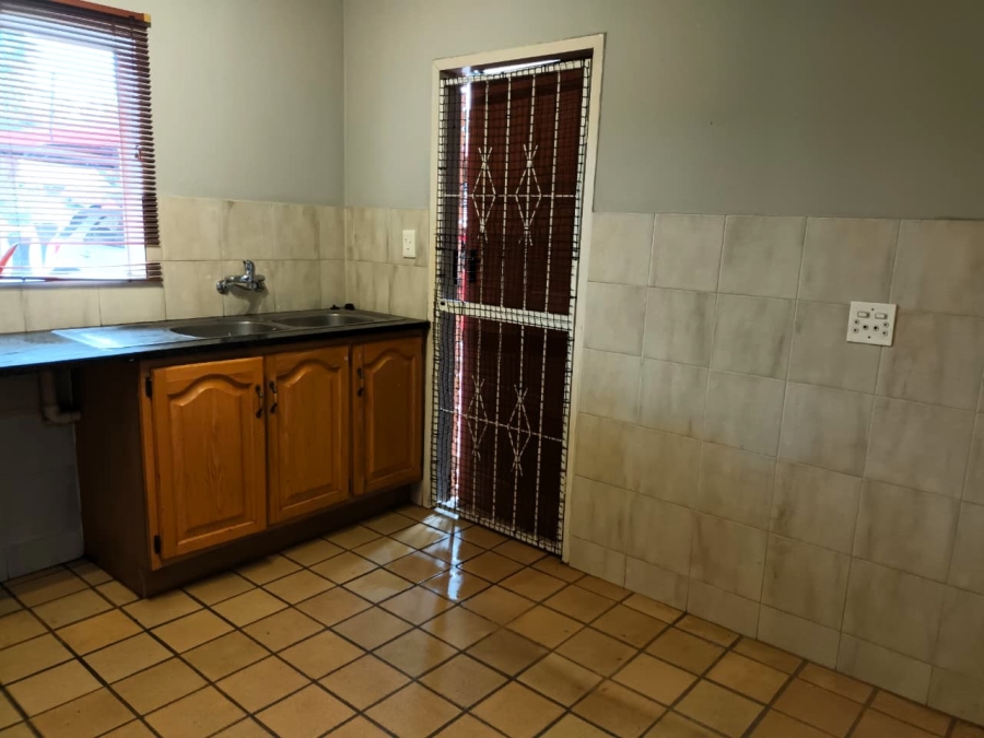 4 Bedroom Property for Sale in Zwartkop Gauteng