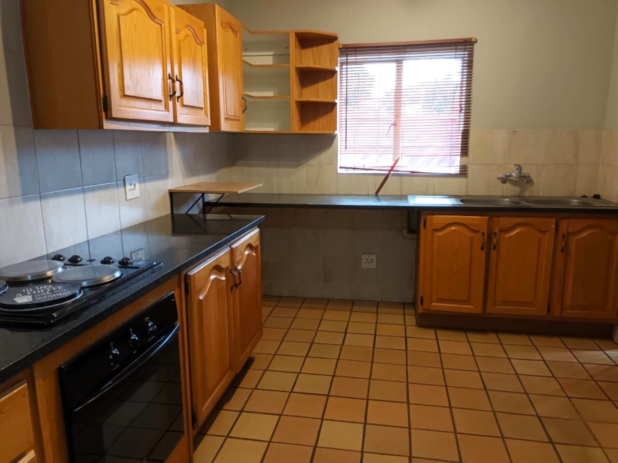 4 Bedroom Property for Sale in Zwartkop Gauteng