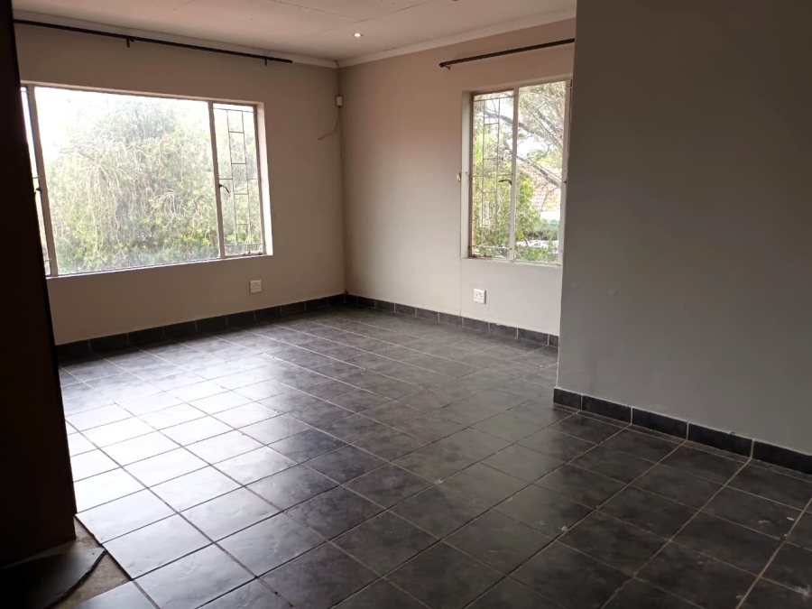 4 Bedroom Property for Sale in Zwartkop Gauteng