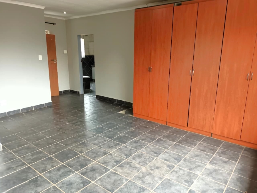 4 Bedroom Property for Sale in Zwartkop Gauteng