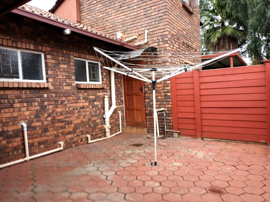 4 Bedroom Property for Sale in Zwartkop Gauteng