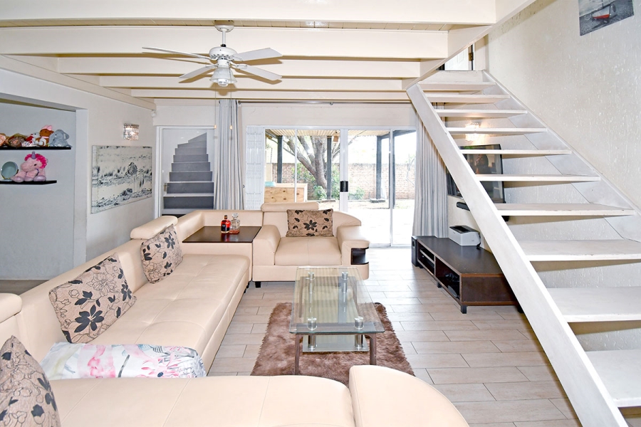 2 Bedroom Property for Sale in Broadacres Gauteng
