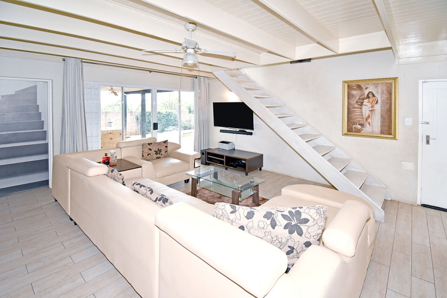 2 Bedroom Property for Sale in Broadacres Gauteng