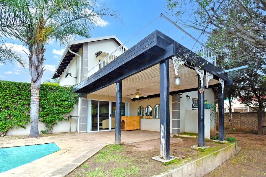 2 Bedroom Property for Sale in Broadacres Gauteng