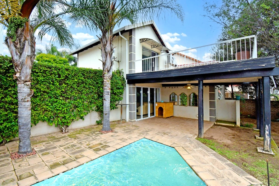 2 Bedroom Property for Sale in Broadacres Gauteng