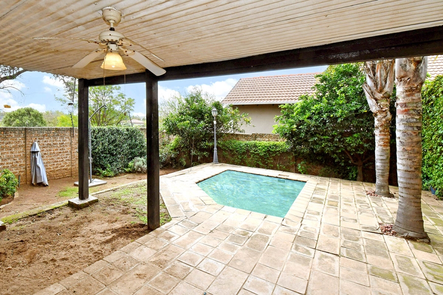 2 Bedroom Property for Sale in Broadacres Gauteng