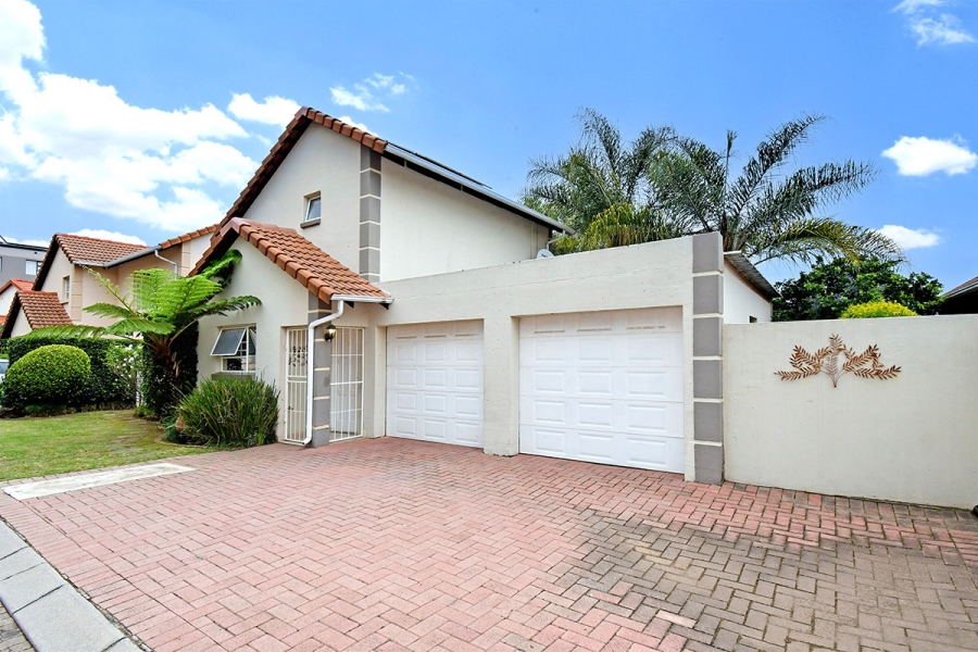 2 Bedroom Property for Sale in Broadacres Gauteng