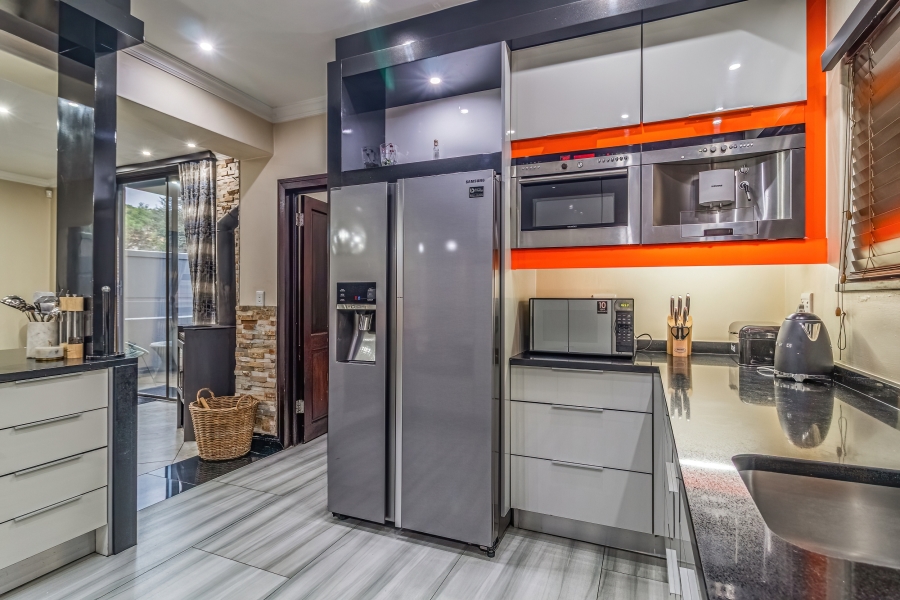 4 Bedroom Property for Sale in Bassonia Gauteng