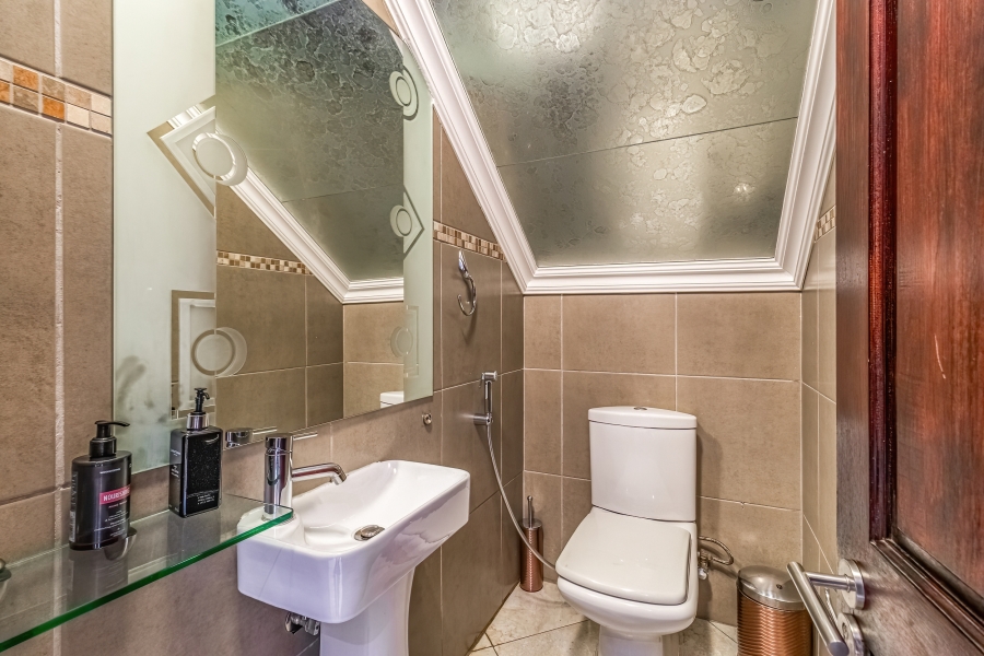 4 Bedroom Property for Sale in Bassonia Gauteng
