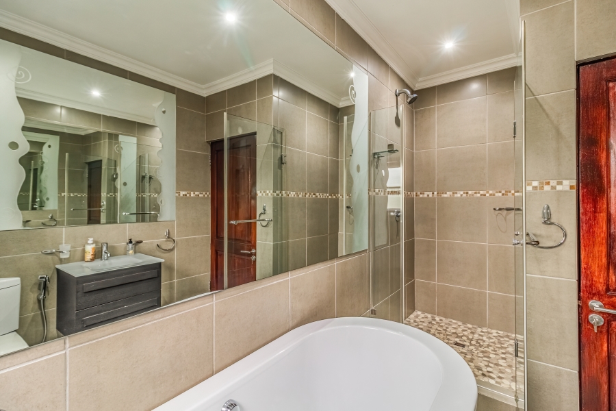 4 Bedroom Property for Sale in Bassonia Gauteng