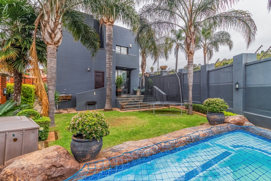 4 Bedroom Property for Sale in Bassonia Gauteng