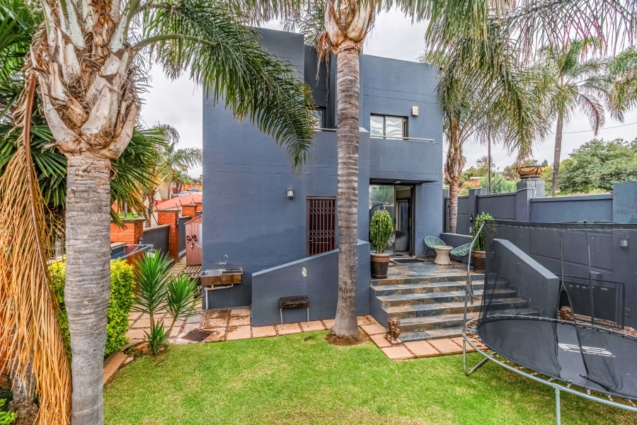 4 Bedroom Property for Sale in Bassonia Gauteng