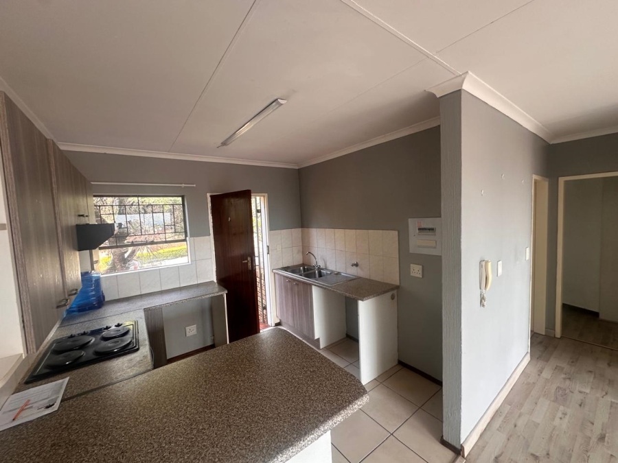 To Let 2 Bedroom Property for Rent in Amorosa Gauteng