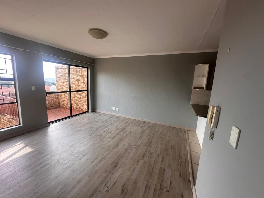 To Let 2 Bedroom Property for Rent in Amorosa Gauteng