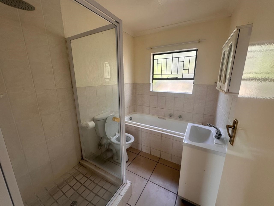 To Let 2 Bedroom Property for Rent in Amorosa Gauteng