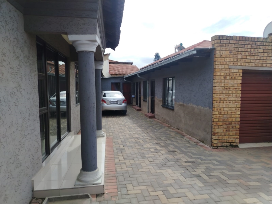 3 Bedroom Property for Sale in Kaalfontein Gauteng