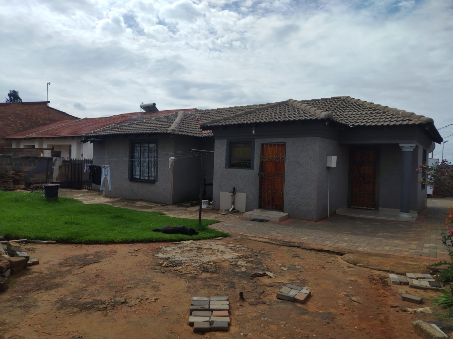 3 Bedroom Property for Sale in Kaalfontein Gauteng