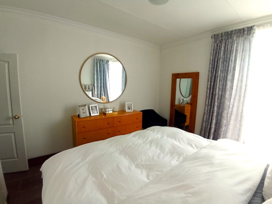 2 Bedroom Property for Sale in South Crest Gauteng